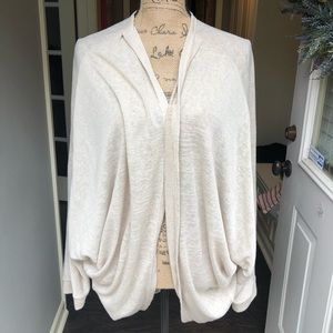 Beautiful ya Los Angeles woman’s tan cardigan L